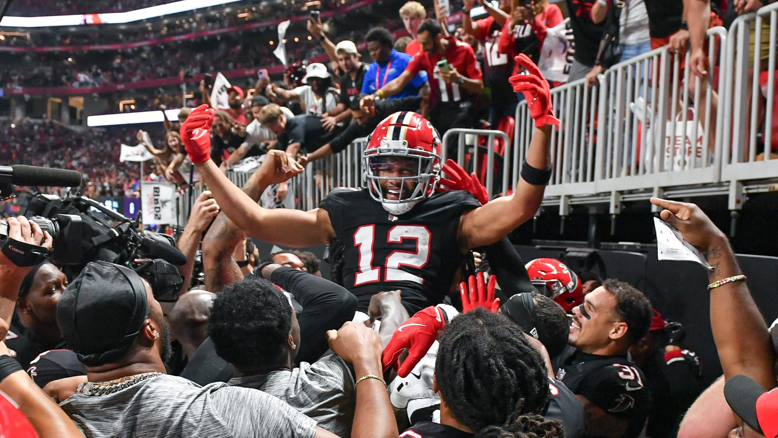 'It's like a movie': Falcons' walk-off win is one for the storybooks