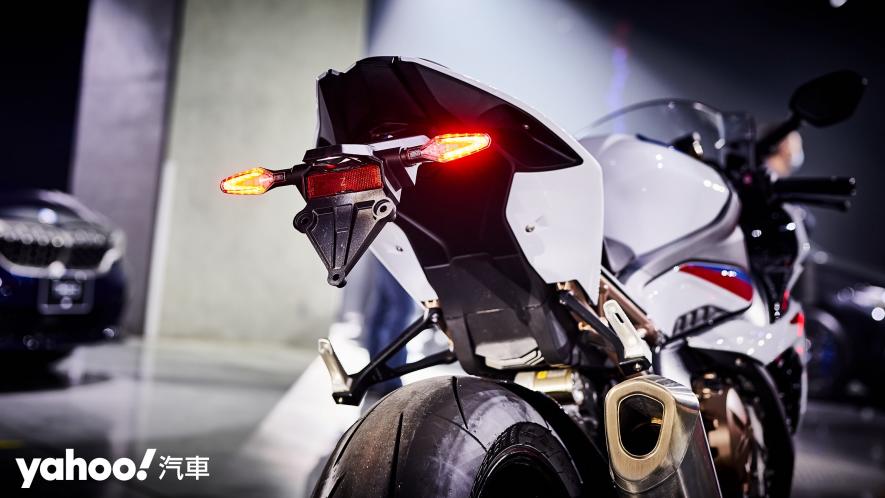 2021 BMW S1000RR/ S1000XR回歸！三兄弟再掀性能市場大亂戰！ - 6