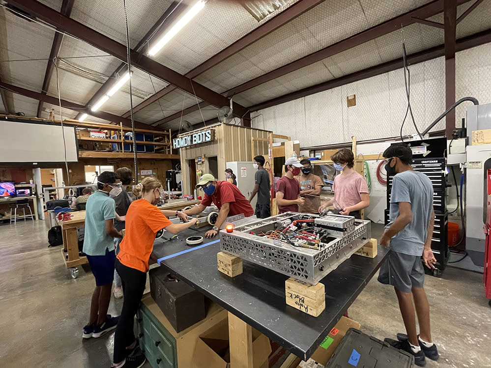 Austin Teen Robotics Team Fundraises to Replace Stolen Equipment - Image