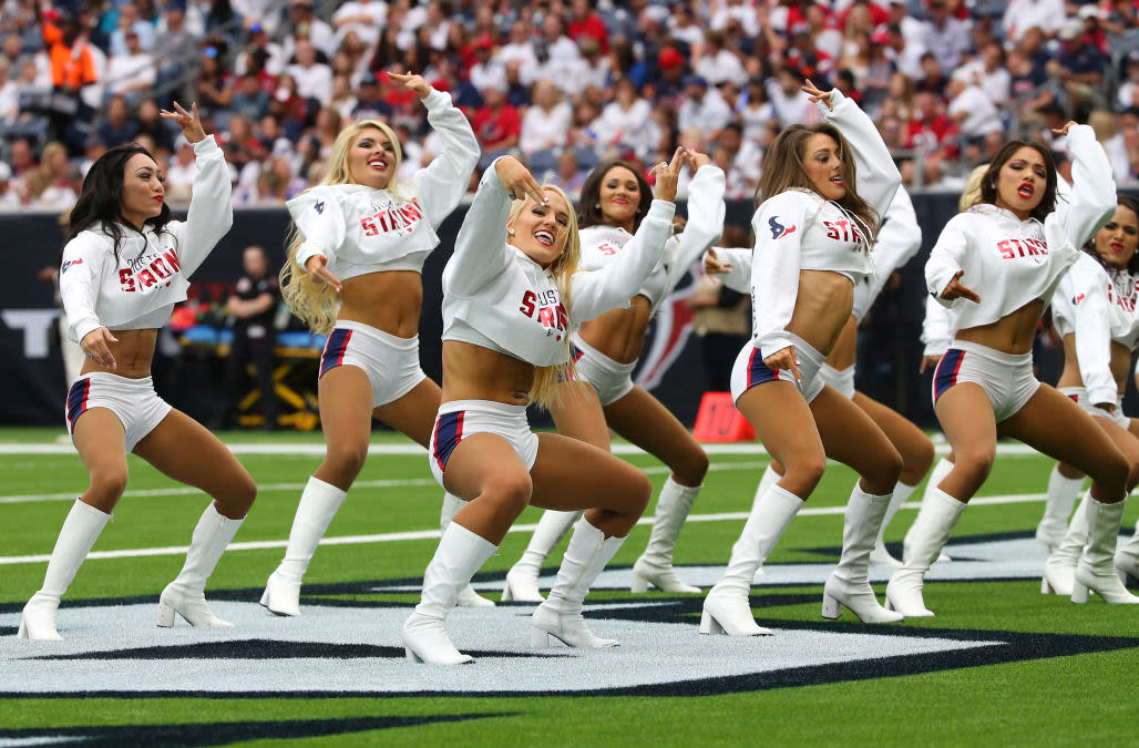 5 former Houston Texans cheerleaders sue team
