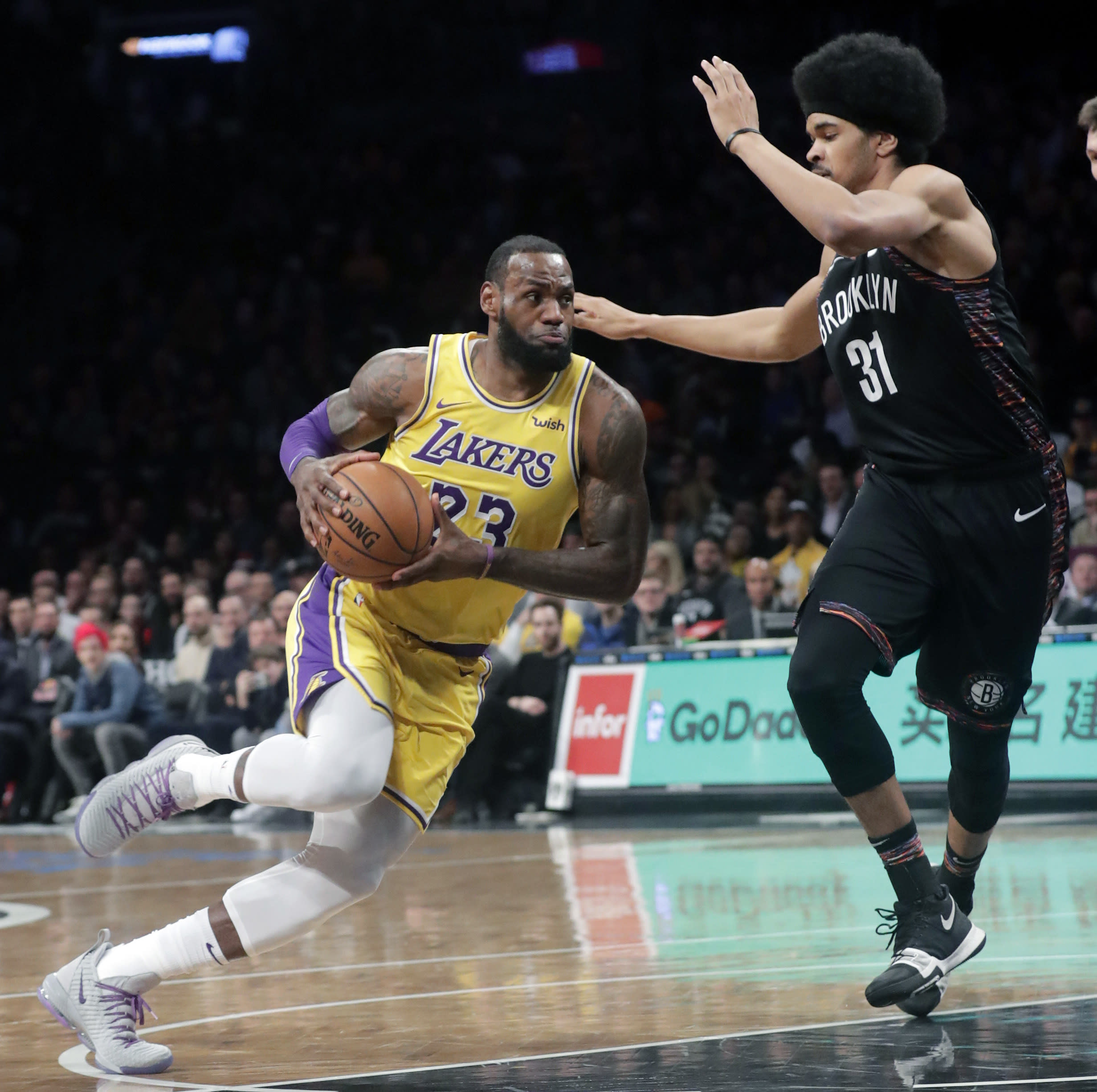 lakers on court gear