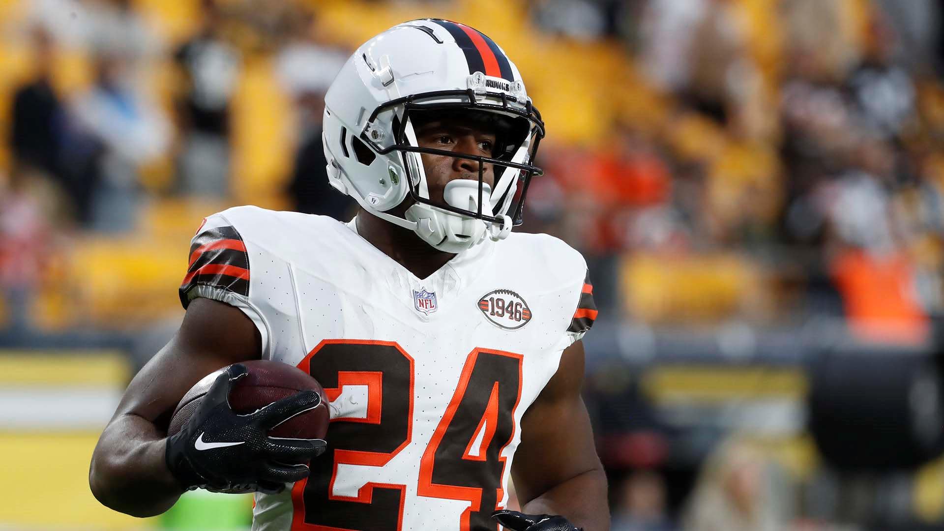 Browns welcome back RB Kareem Hunt