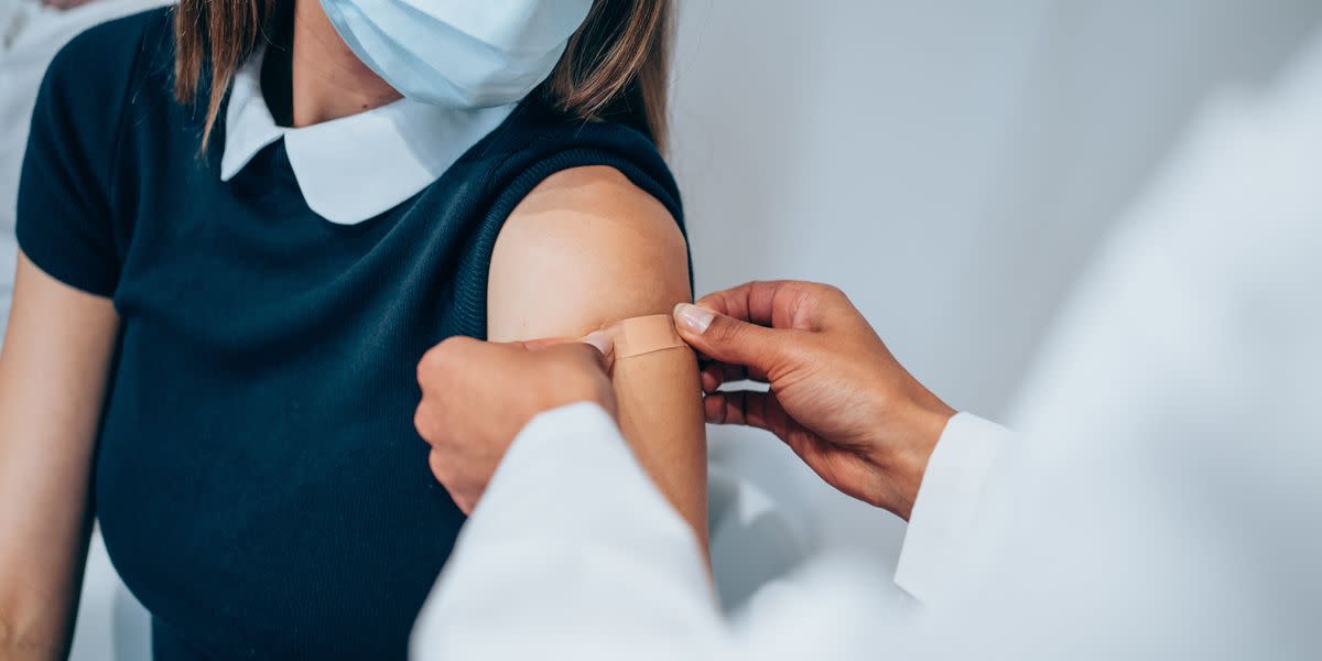 The Best Time To Get Your 2022 Flu Shot, According To A Vaccine Expert