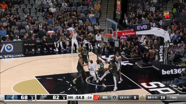 Kyle Anderson with an assist vs the San Antonio Spurs