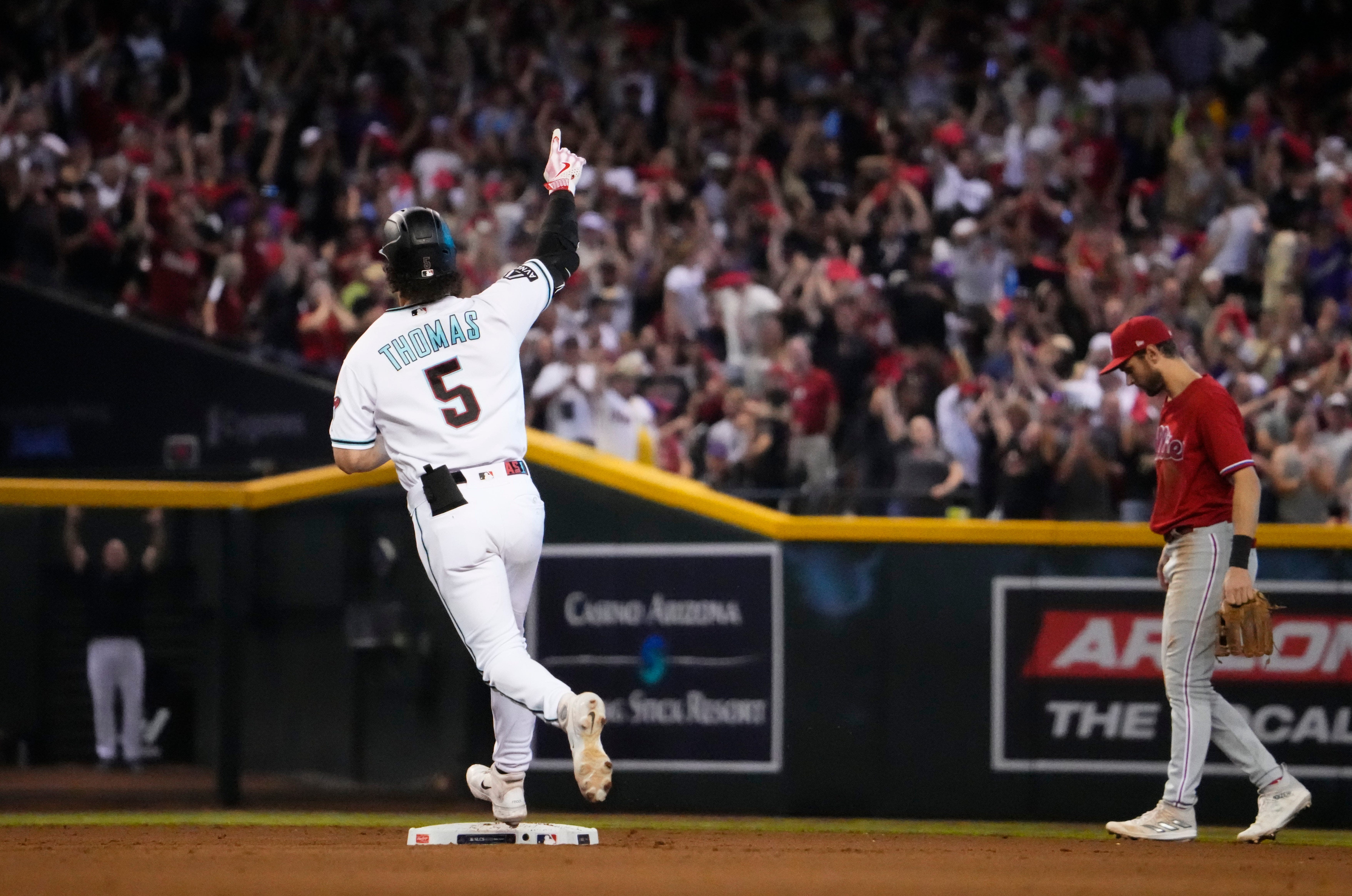 Phillies' bats go quiet during 2-1 loss to Diamondbacks in Game 3