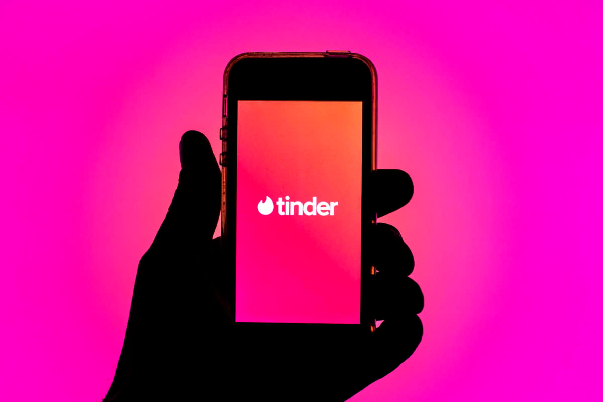 App logo blinking tinder Tinder stuck