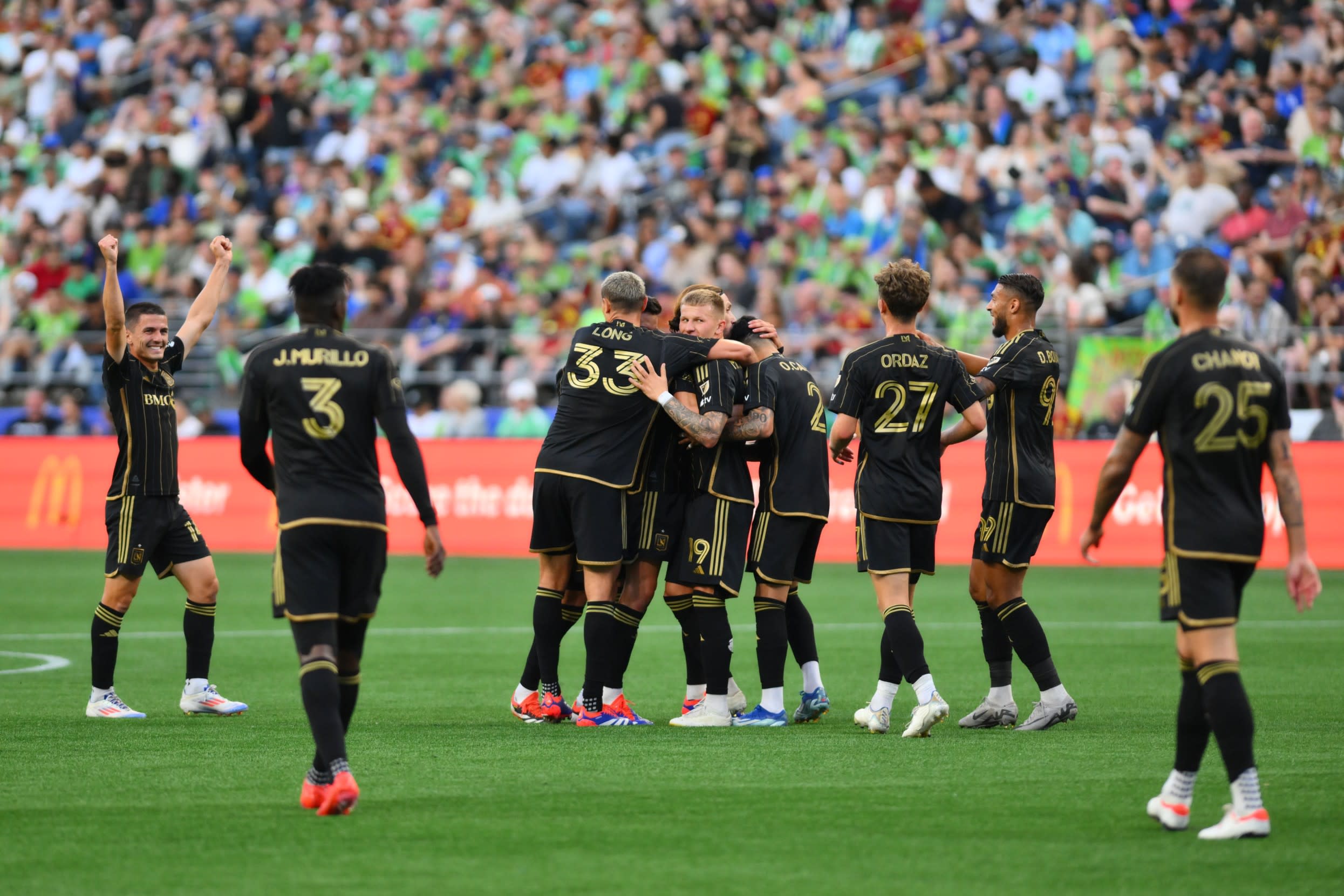 🎥 Courtesy of LAFC! MLS continues to deliver mouth-watering volleys 🤤