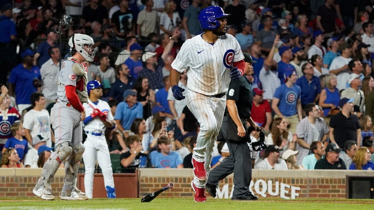 Cubs knock Reds from atop NL Central with another victory - CBS