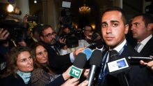 Cernobbio, Di Maio: "Noi ultima speranza". Salvini: "Falso"