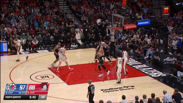 Mason Plumlee with a dunk vs the Portland Trail Blazers