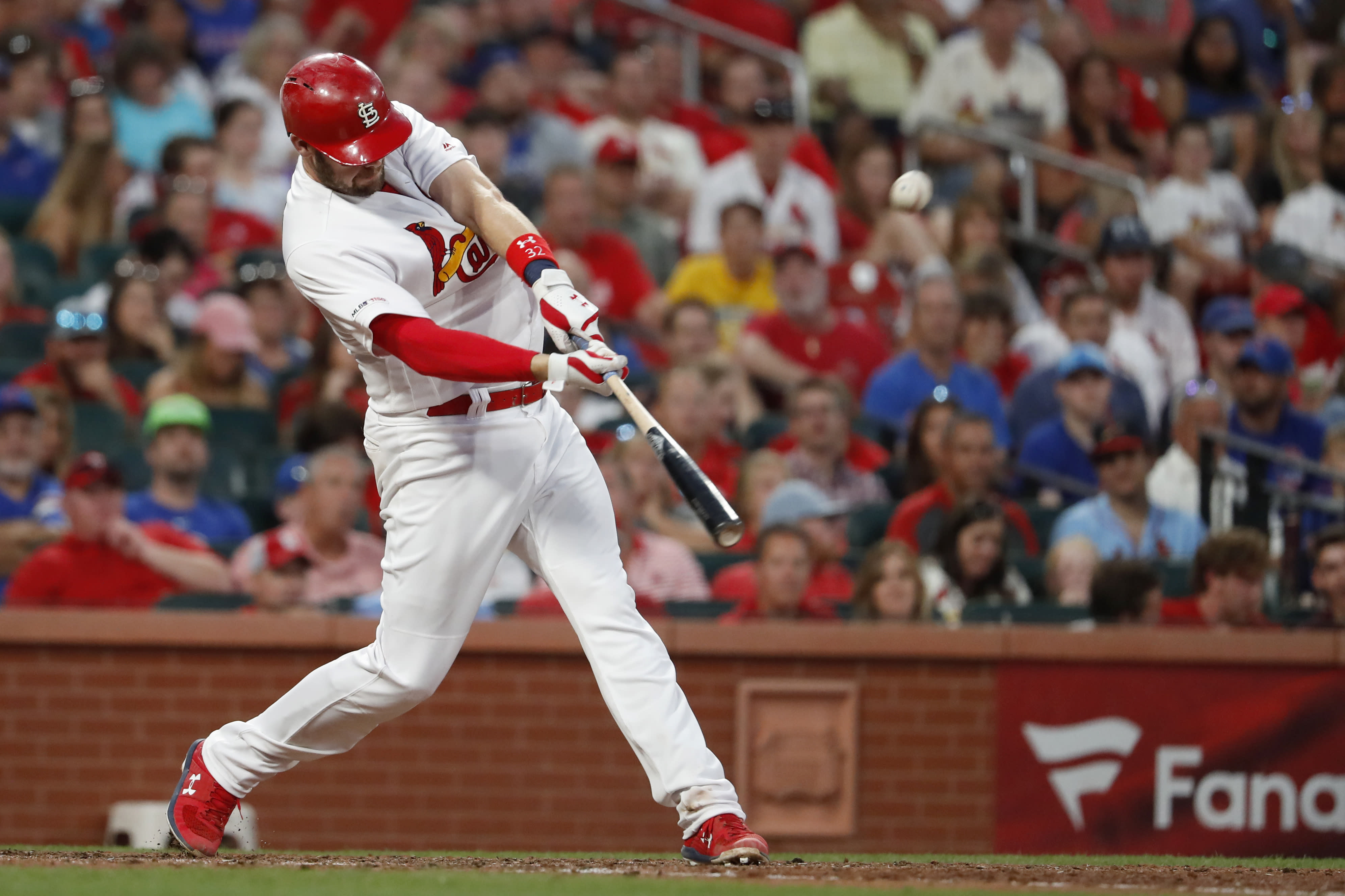 Cardinals beat Cubs 8-0, move into 1st place in NL Central