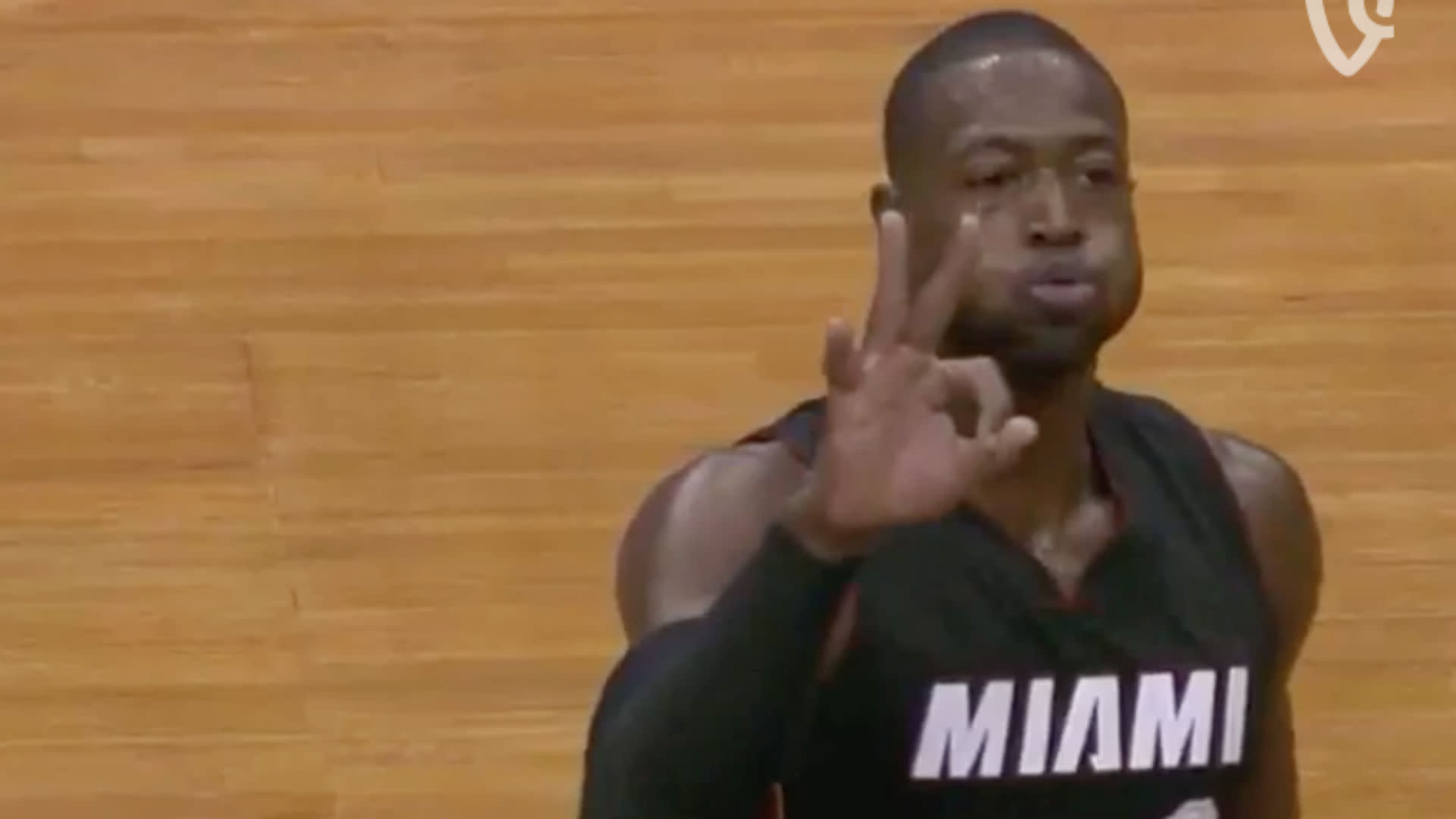 Dwyane Wade hits halftime buzzer-beater from beyond halfcourt as Heat beat Wolves1920 x 1080