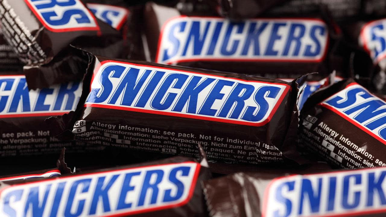 Mars Recalls Candy Bars In 55 Countries After Plastic Find 1931