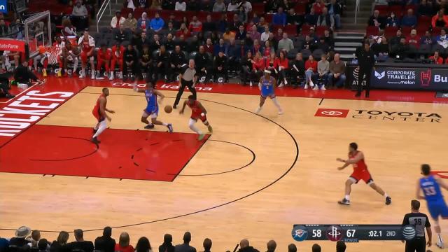 Jalen Williams with a block vs the Houston Rockets