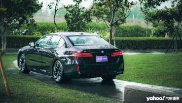 【新車圖輯】2024 BMW i5 M60 xDrive試駕，不吃草又很會跑的超現實之作！