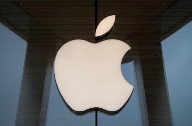 The Apple logo is seen at an Apple Store, as Apple's new 5G iPhone 12 went on sale in Brooklyn, New York, U.S. October 23, 2020.  REUTERS/Brendan McDermid
