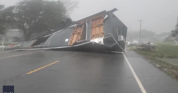 Debris From Hurricane Laura Set Loose During Delta Landfall in Louisiana - Yahoo TV