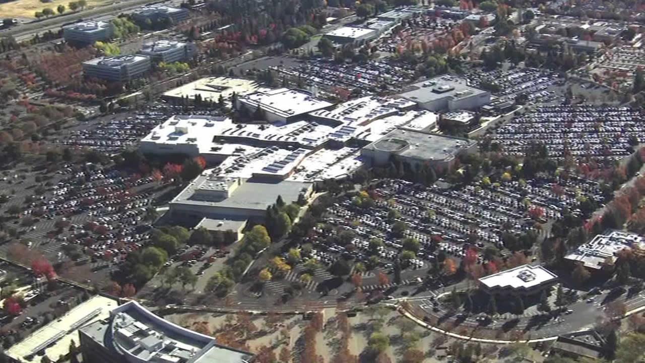 Shoppers get exclusive look inside Visalia's Nordstrom Rack ahead of grand  opening - ABC30 Fresno