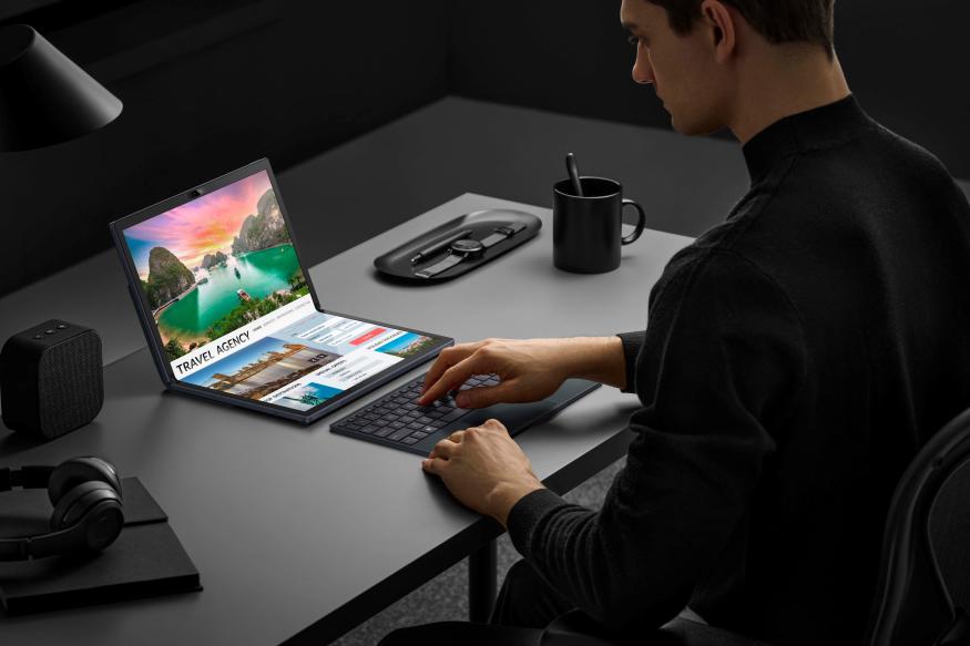 paling Willen Tegenstander ASUS' Zenbook 17 Fold OLED laptop will start at $3,500 | Engadget