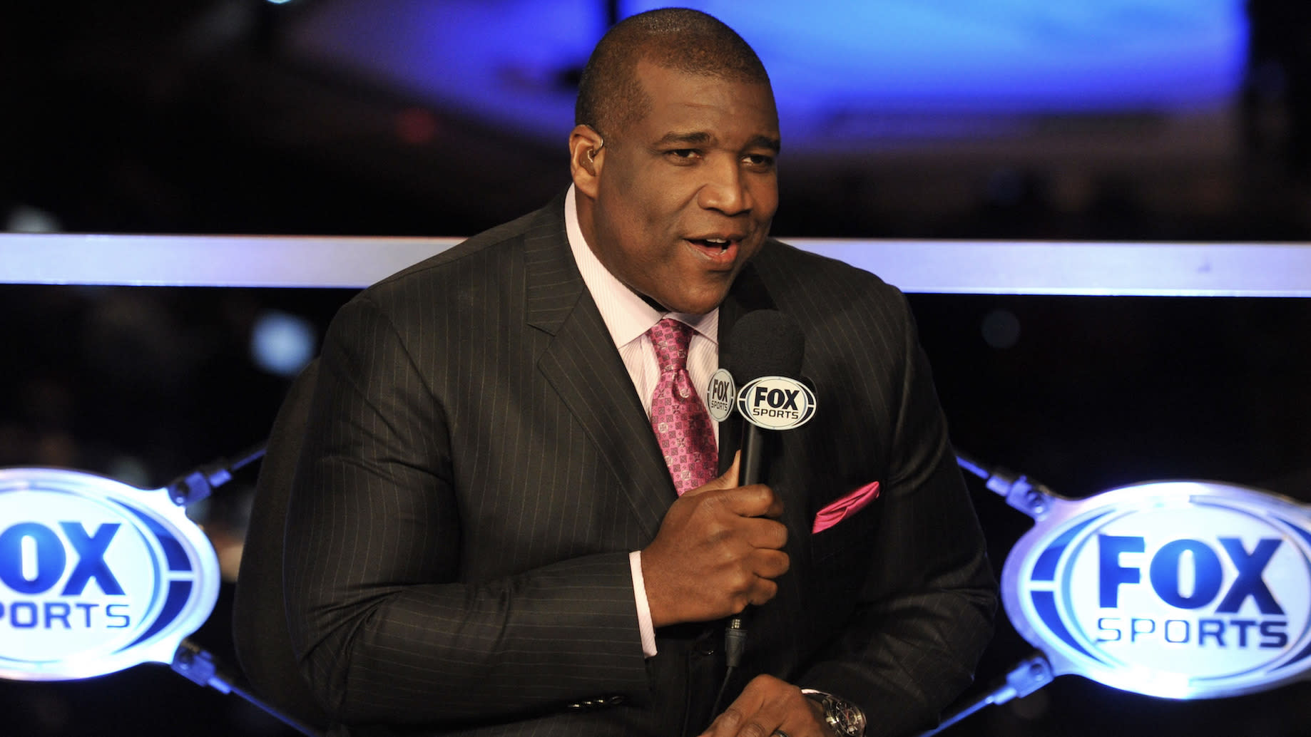 Strike up the bandleader How Curt Menefee keeps Foxs eclectic NFL pregame show rolling