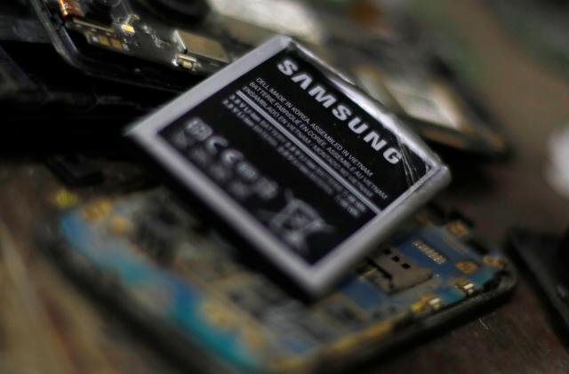 A battery of a Samsung cell phone is seen at a service store belonging to  Raafat Yasar, an engineering technician in Toukh, Al Qalyubia Governorate, north of Cairo, Egypt, November 15, 2018. REUTERS/Amr Abdallah Dalsh