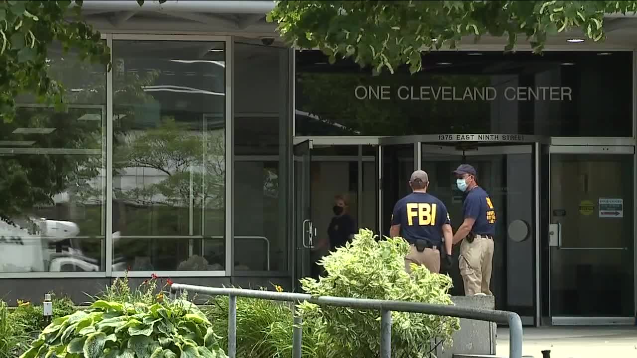 Fbi Raids Office At One Cleveland Center In Downtown Cleveland [video]