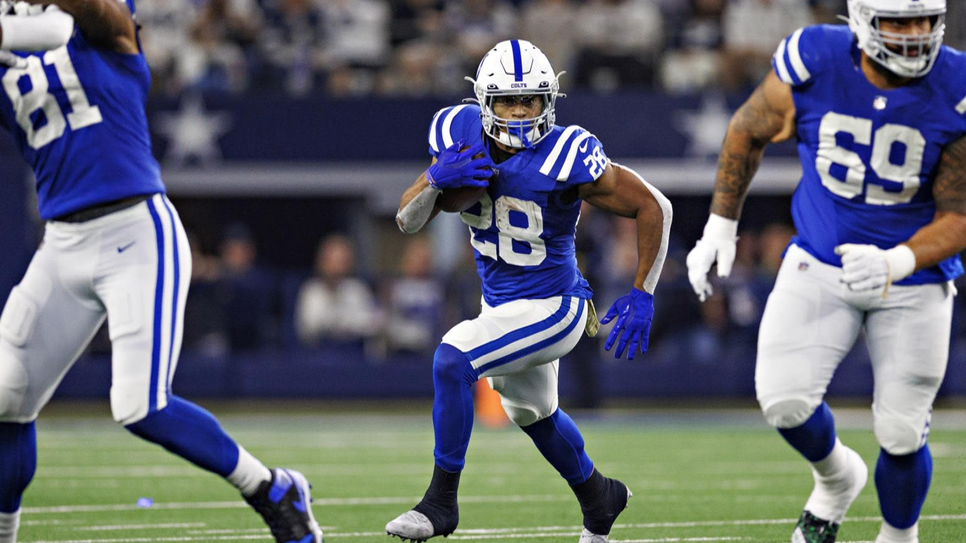 Colts reportedly allow Taylor to seek trade