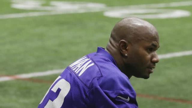 Vikings re-sign old man Terence Newman