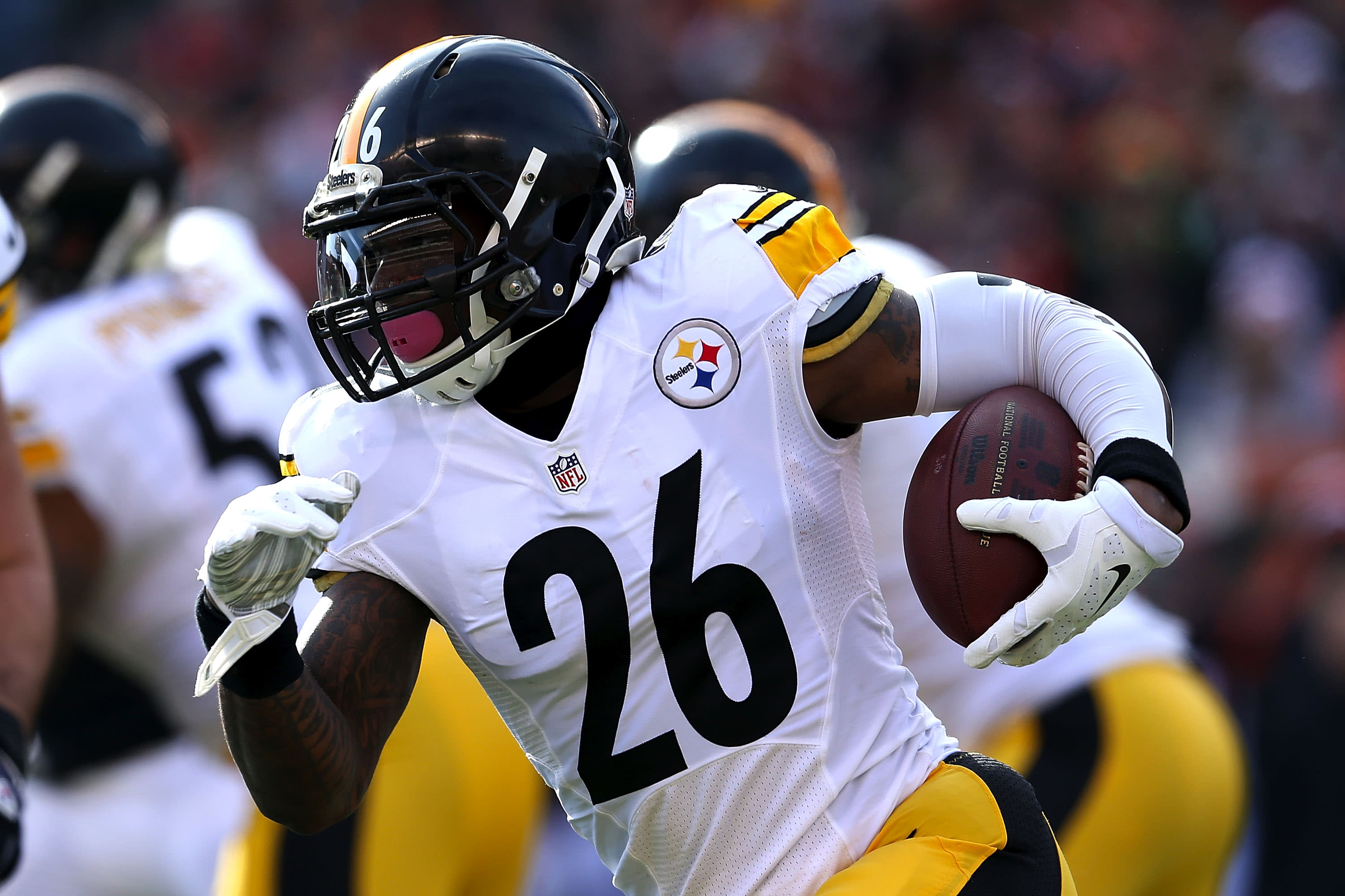 Le'Veon Bell contract: Steelers could use franchise tag 3rd time