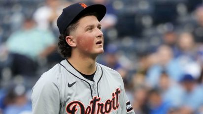 Yahoo Sports - Fantasy baseball analyst Dalton Del Don returns to put the spotlight on some eye-popping statistics halfway through Week 8 of the