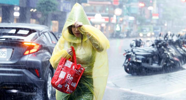 雨升級！苗栗以南11縣市警戒