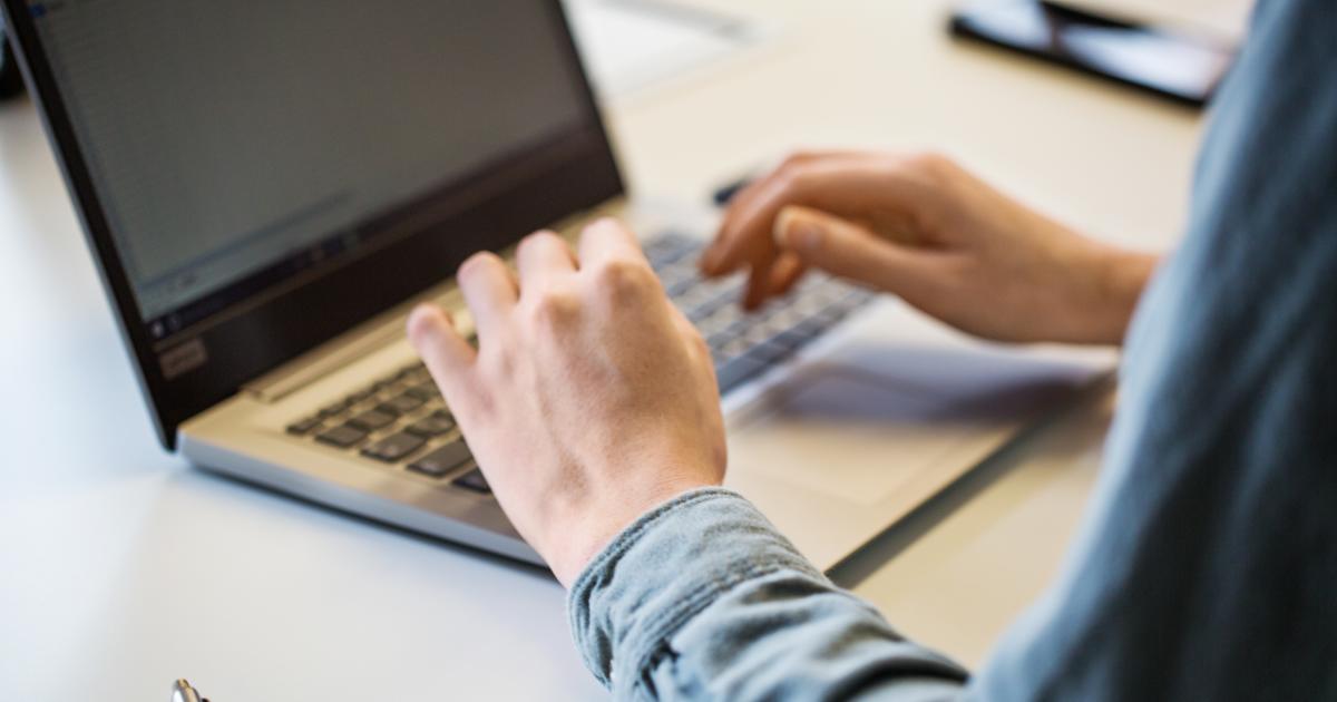 Google Calendar allows users to indicate their location at specific times of the day