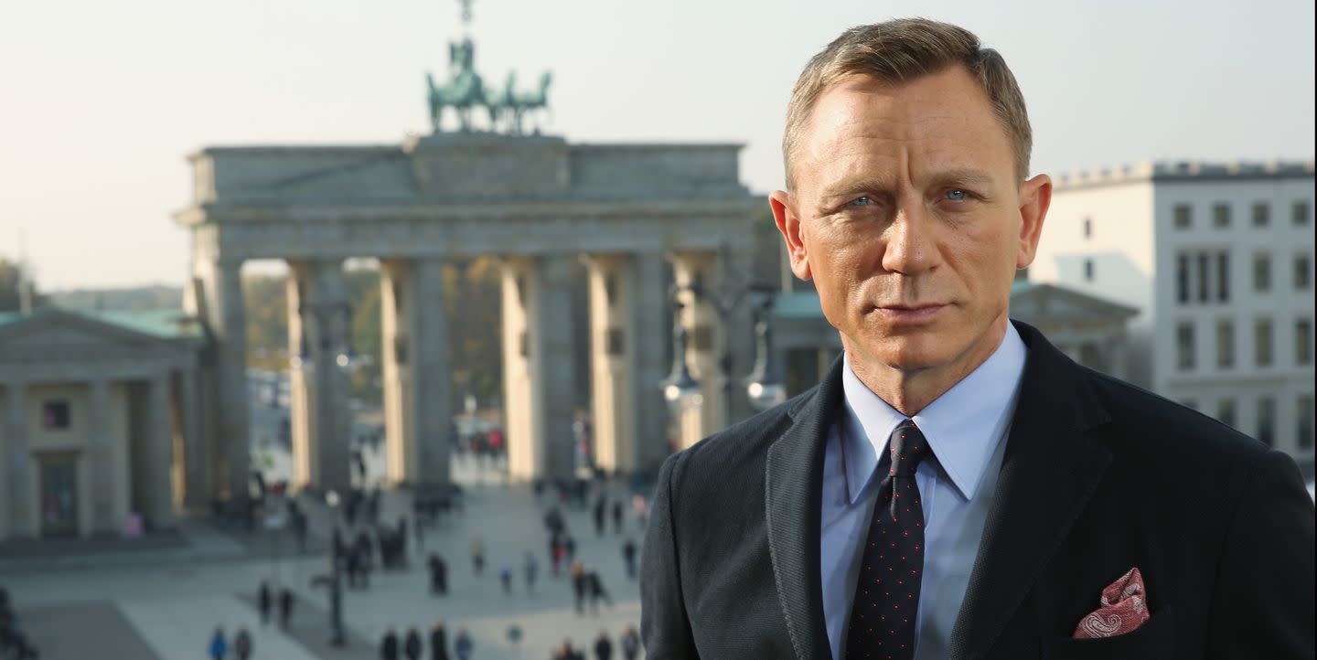 A New Photo Shows Daniel Craig Back In The Gym Following The Latest