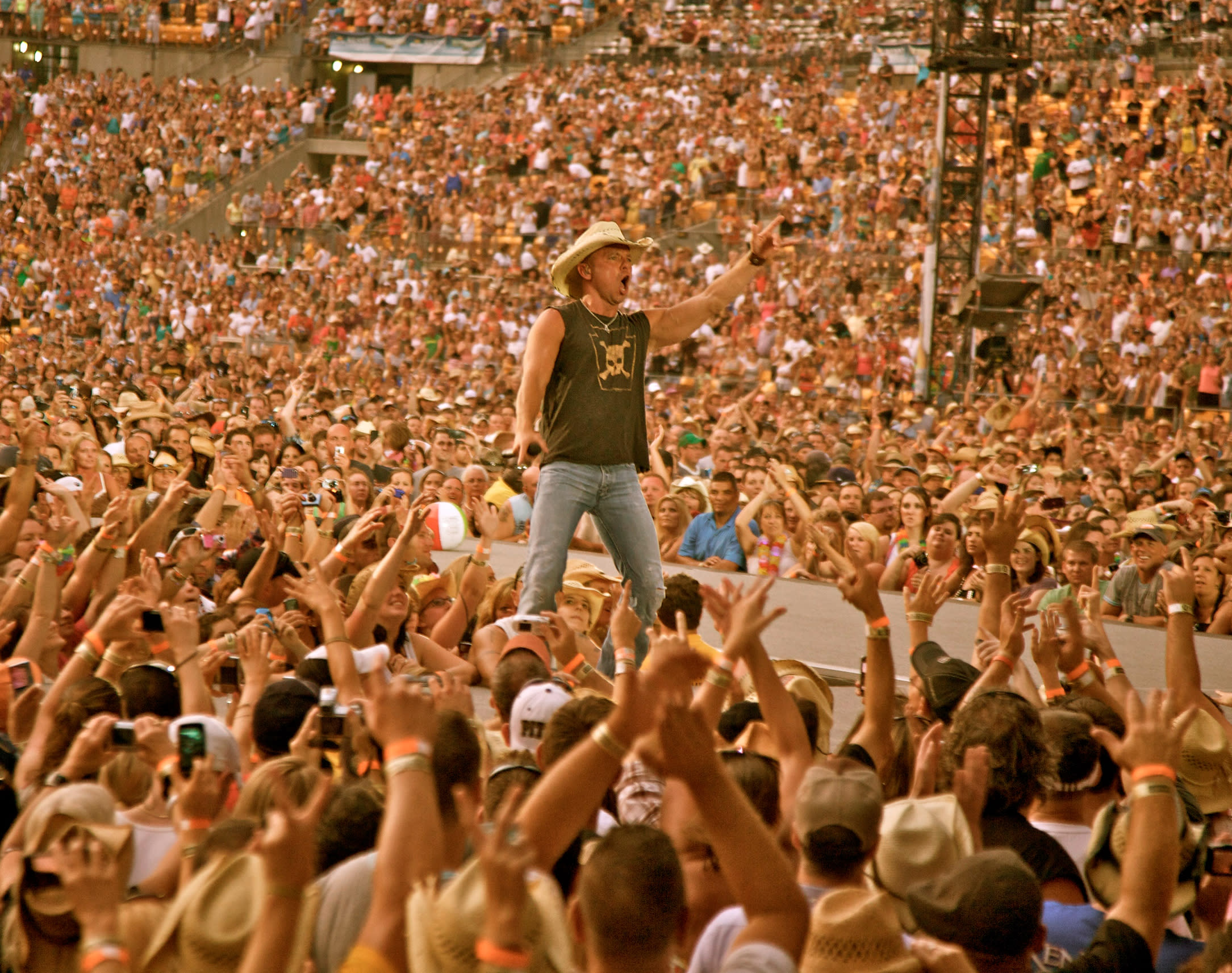 Performer Kenny Chesney