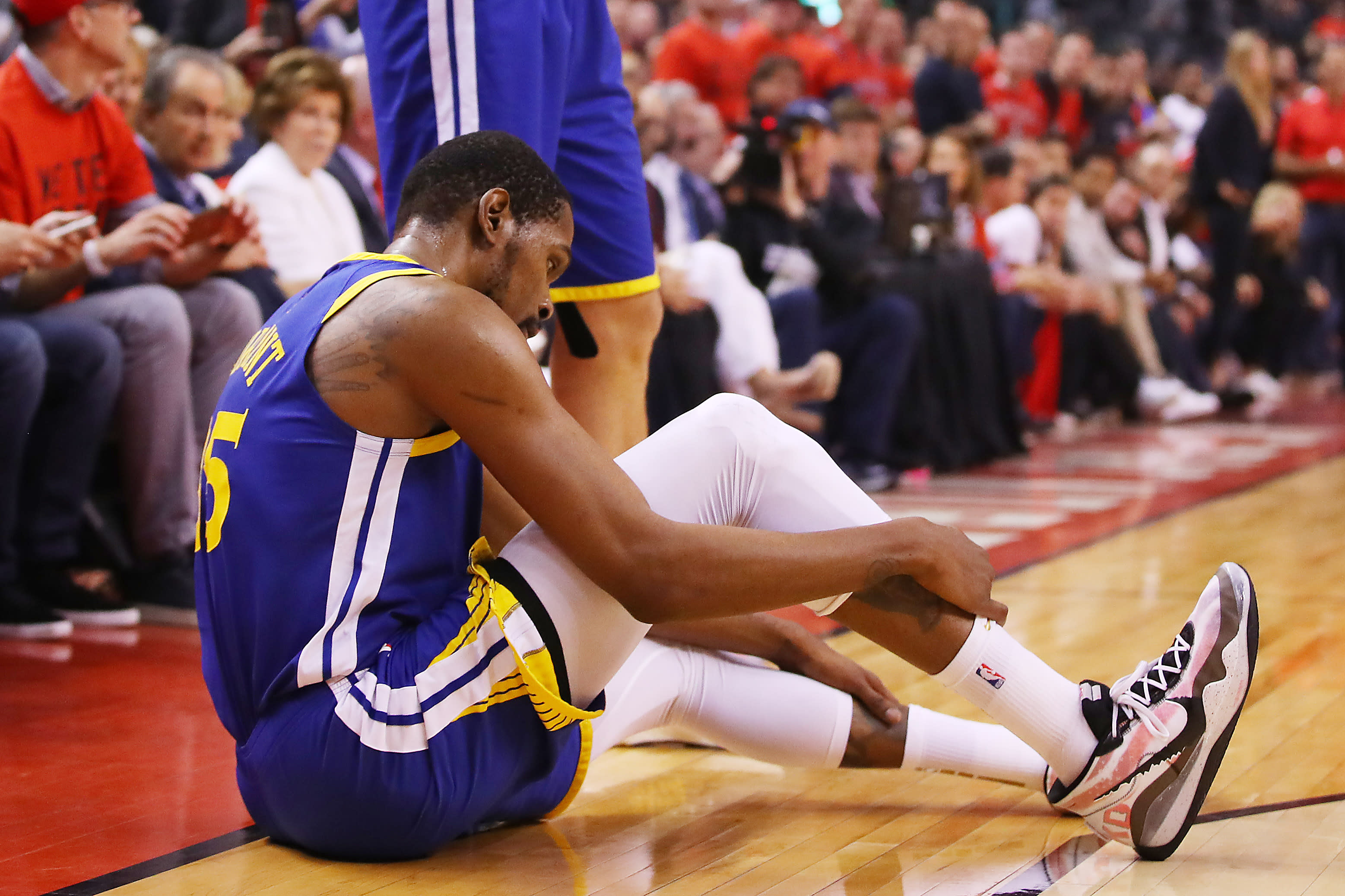 NBA Finals: Kevin Durant leaves Game 5 with apparent leg injury