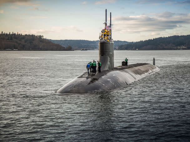 El submarino de la Marina de los EE. UU. USS Connecticut se estrelló bajo el agua