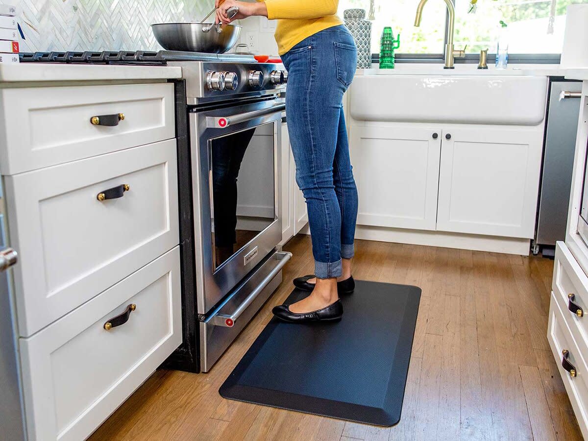 This 28 AntiFatigue Kitchen Mat Is a ‘MustHave’ for Home Cooks Who