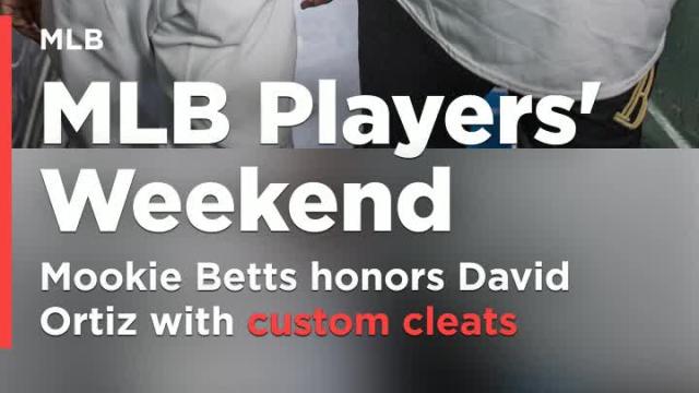 Mookie Betts honors David Ortiz with cleats during MLB Players' Weekend