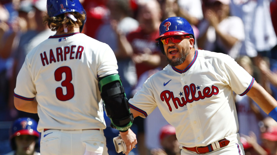 Phillies fans react to black Players Weekend uniforms