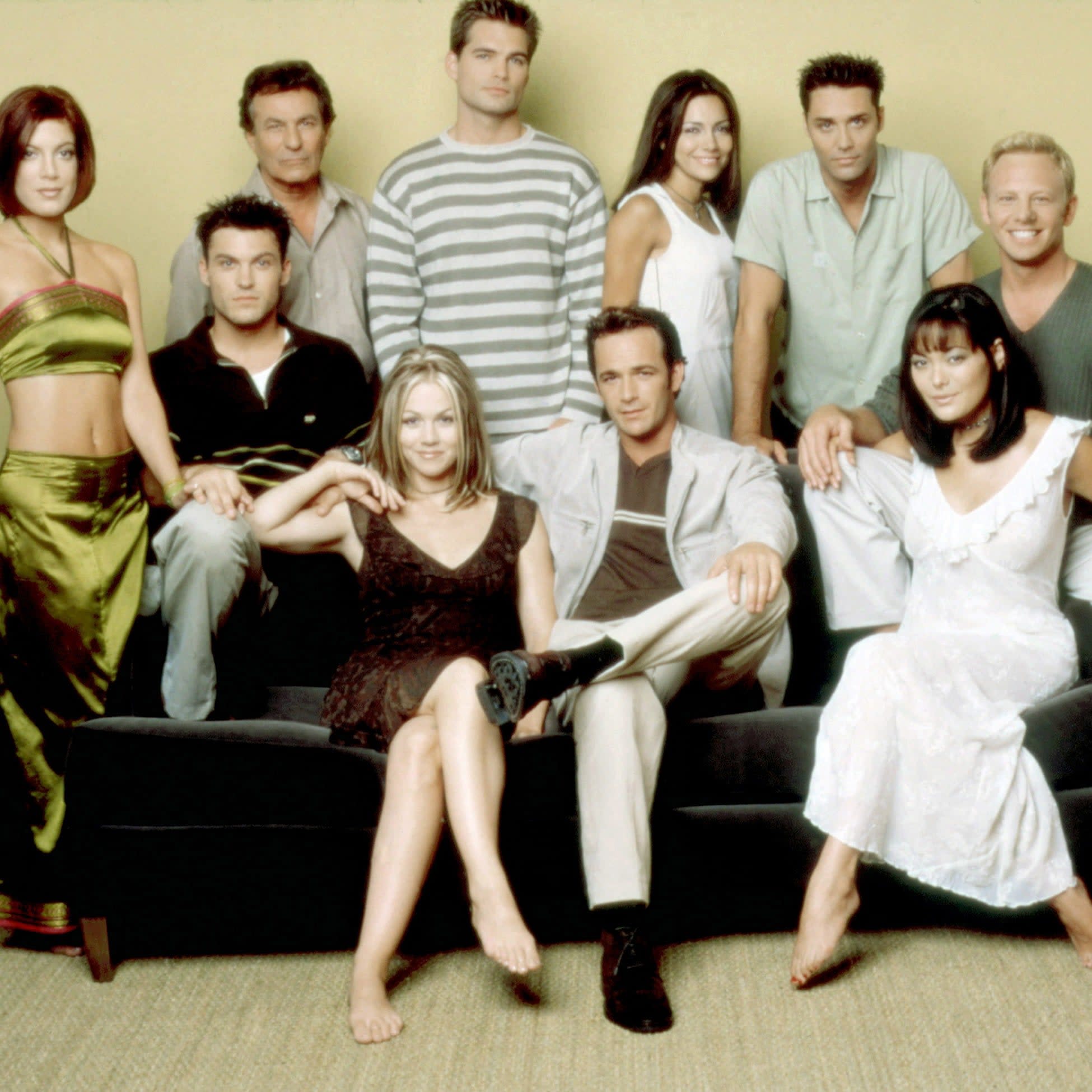 Looking For the Original Beverly Hills, 90210? Here's Where to Watch1950 x 1950