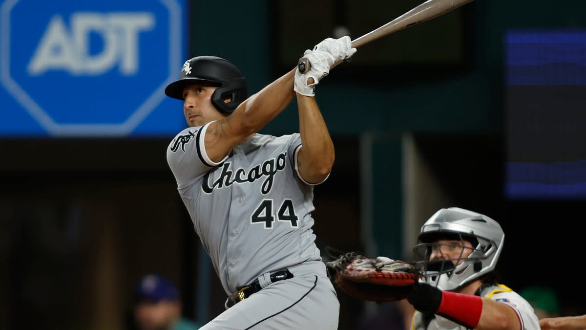 Daryl Van Schouwen on X: White Sox catcher Seby Zavala, who hit five  homers in Arizona, pointed to the bullpen catchers after his home run  against Astros in his first start yesterday.