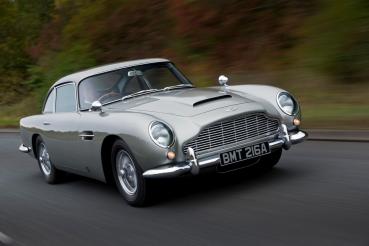 Aston Martin成立110年、生產11萬輛車，至今有9成在世於道路奔馳