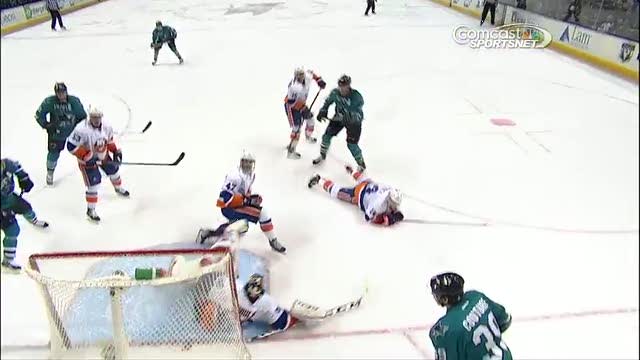 Patrick Marleau beats Poulin on power play