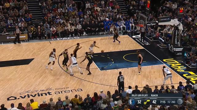 Josh Green with a dunk vs the Utah Jazz