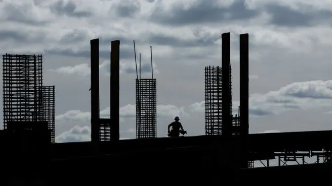 US construction spending falls in March