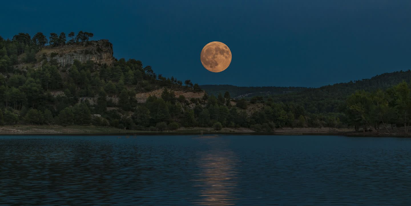 August’s Full Sturgeon Moon Will Illuminate the Sky Tonight