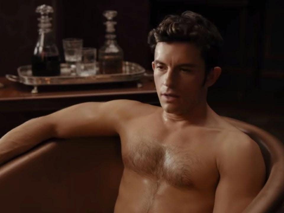 'Bridgerton' star Jonathan Bailey ran off set in 'modesty thong' after he was 't..