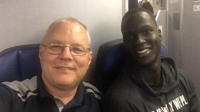 Thon Maker volunteers to give up first-class seat on flight