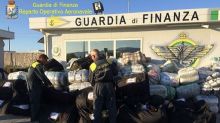 Bari, sequestro record di marijuana: 4 tonnellate in uno yacht