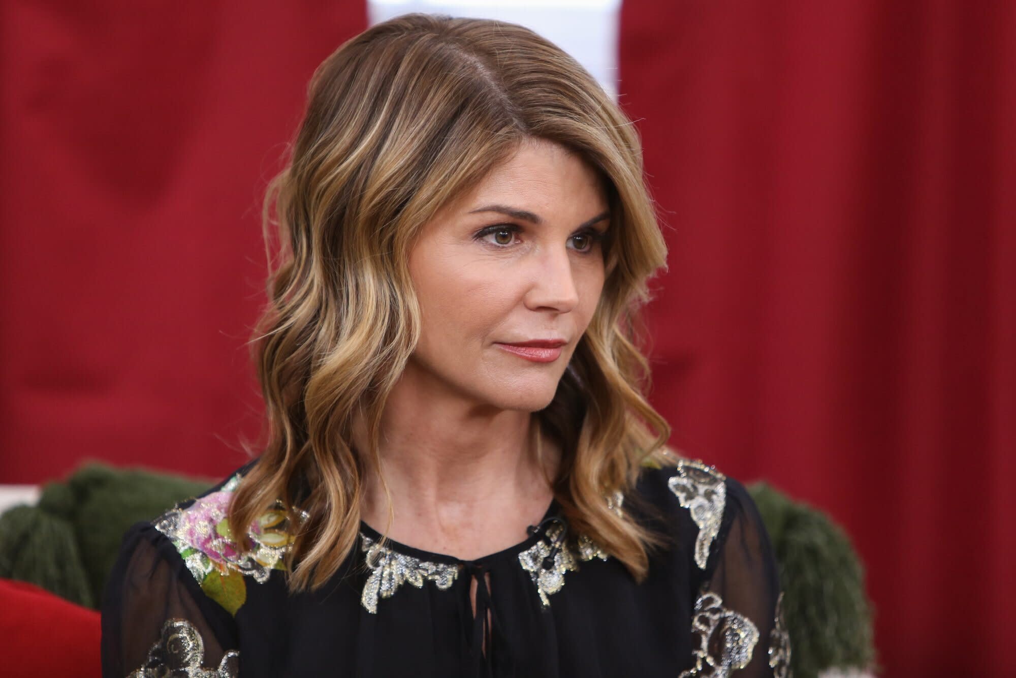 Lori Loughlin Is Reportedly Losing Sleep Over Going To Prison During The Covid 19 Pandemic